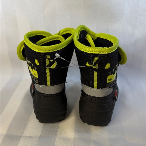 George Black and Green Winter Boots with Digger Graphic & Velcro Closure Size 4 - Picture 5 of 10